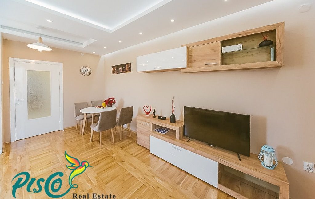 Lux dvosoban stan Podgorica