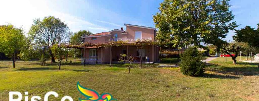 Nekretnine Podgorica Kuca na prodaju (1 of 18)