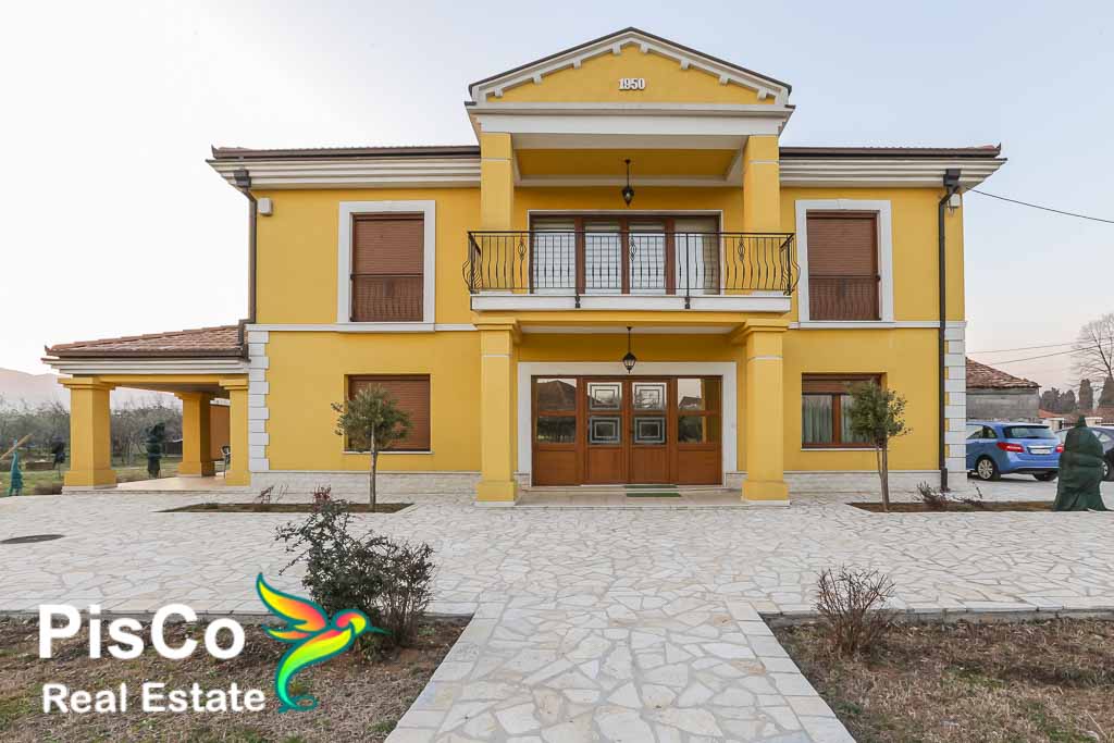 Large 250m2 Renovated House for Rent