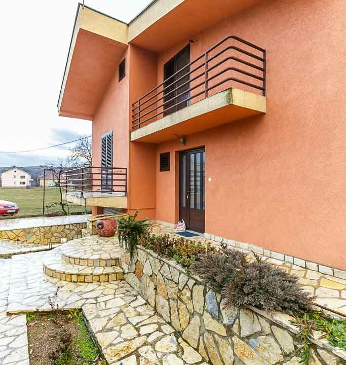 Izdavanje kuća Podgorica-12