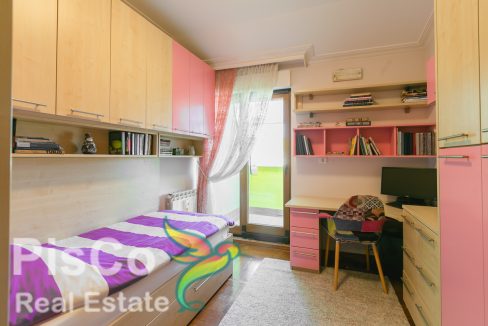 Prostran veoma funkcionalan stan na Starom Aerodromu za prodaju (11 of 16)