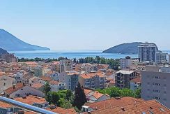 Trosoban Stan Sa Pogledom Na More
