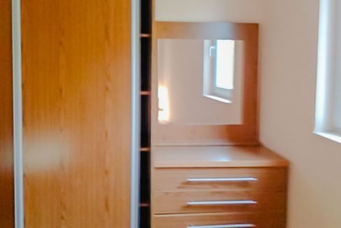 Nekretnine Sutomore - Velika porodična kuća na prodaju (10 of 20)