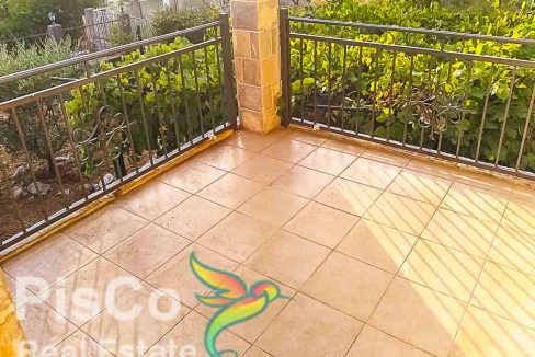 Nekretnine Sutomore - Velika porodična kuća na prodaju (12 of 20)