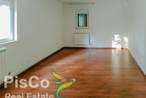 Nekretnine Sutomore - Velika porodična kuća na prodaju (17 of 20)