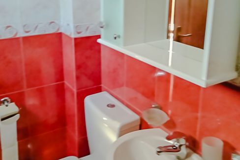 Nekretnine Sutomore - Velika porodična kuća na prodaju (7 of 20)