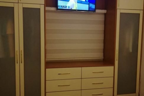 Izdaje se jednosoban lux stan u ulici 4. Jula + garaža