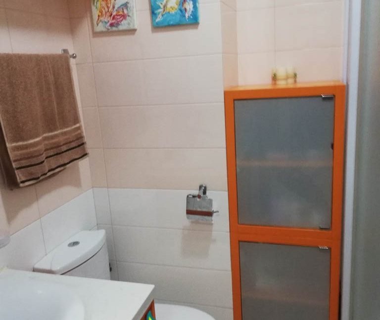 Izdaje se jednosoban lux stan u ulici 4. Jula + garaža