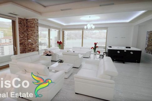 luksuzan namješten penthouse budva prodaja povoljne cijene