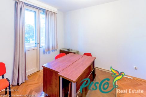 Nekretnine Pg Izdavanje poskovnog prostorakod Hrama