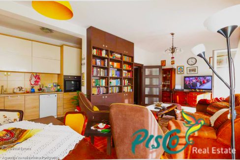 Nekretnine Blok 9 Komforan dvosoban stan