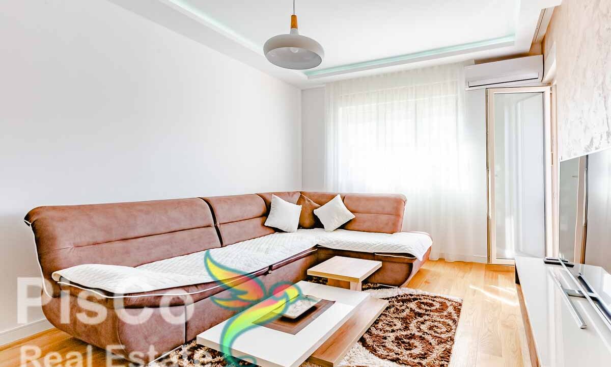 Stan u novogradnji, toplih tonova i kvalitetnog namještaja - Izdavanje Stanova Podgorica-1