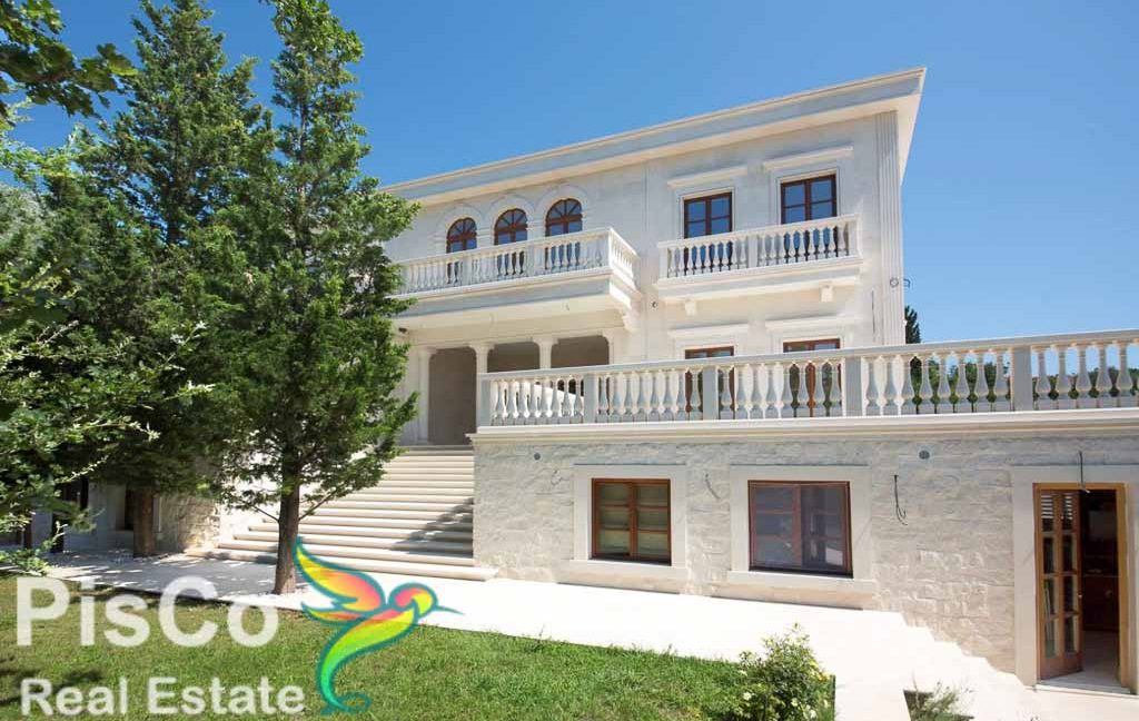 Lux Villa Reževići
