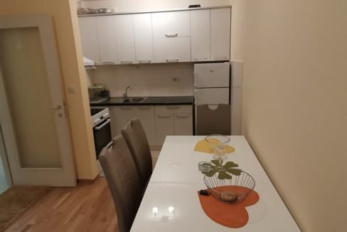 Izdaje se jednosoban stan u Zagoriču | Podgorica