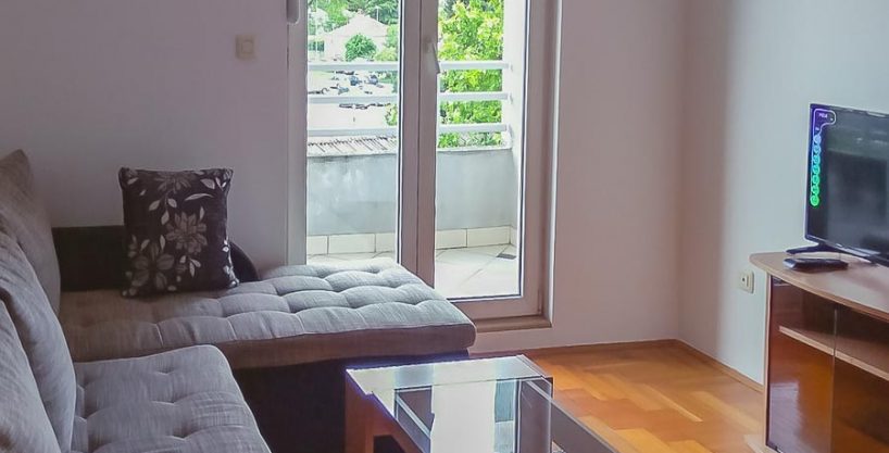 Izdaje se jednosoban stan u zgradi Normal Stari Aerodrom 39m2