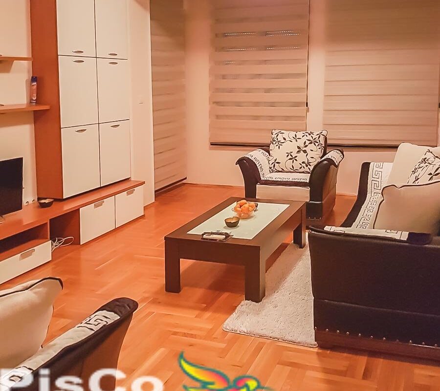 Izdaje se POLUNAMJEŠTEN TROSOBAN STAN na Starom Aerodromu