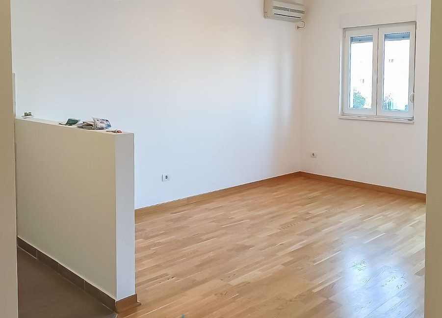 Prazan stan Profesorska zgrada kod Kernela (2 of 13)