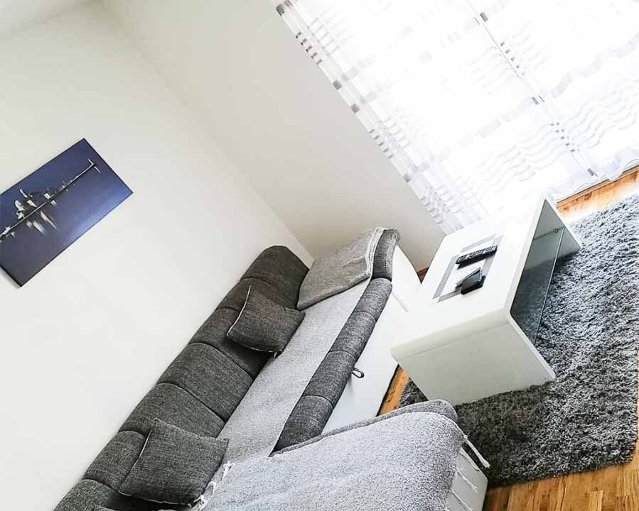 garsonjera preko puta lukoil pumpe u city kvartu (1 of 6)