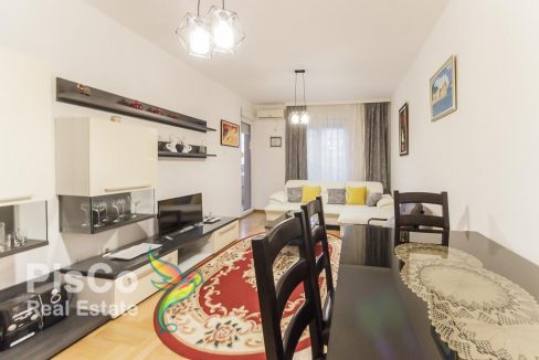 Izdaje se FULL opremljen jednosoban stan u zgradi kod Krivog mosta 50m2 | Podgorica