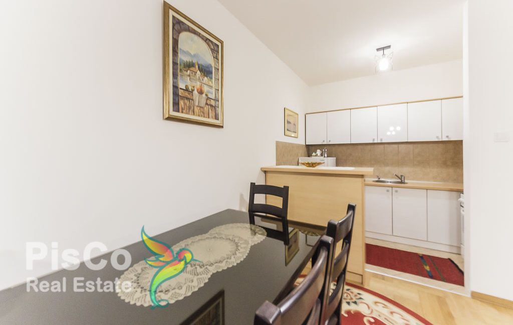 Izdaje se FULL opremljen jednosoban stan u zgradi kod Krivog mosta 50m2 | Podgorica