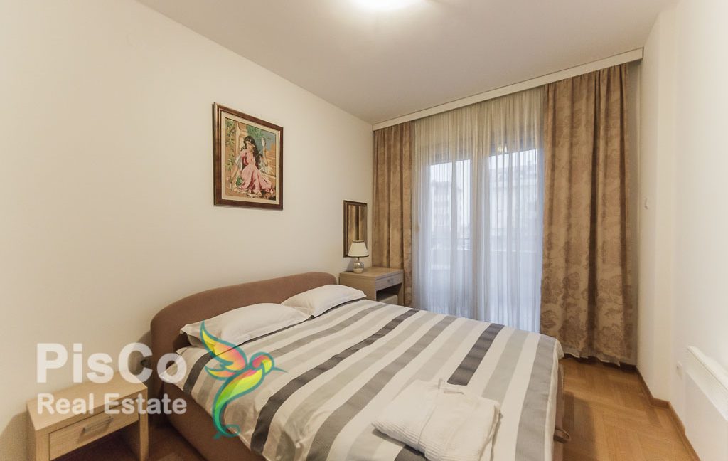 Izdaje se FULL opremljen jednosoban stan u zgradi kod Krivog mosta 50m2 | Podgorica