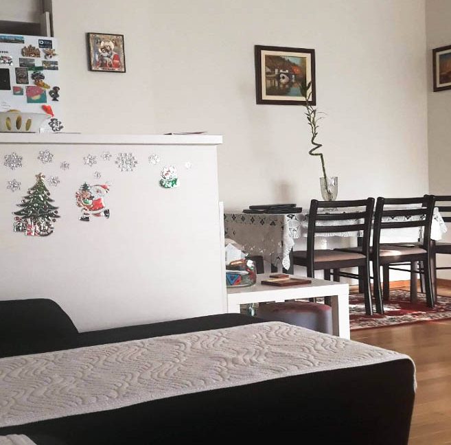 Izdaje se Jednosoban stan pod Goricom + Parking mjesto