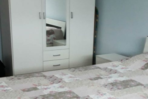 Izdaje se Jednosoban stan pod Goricom + Parking mjesto