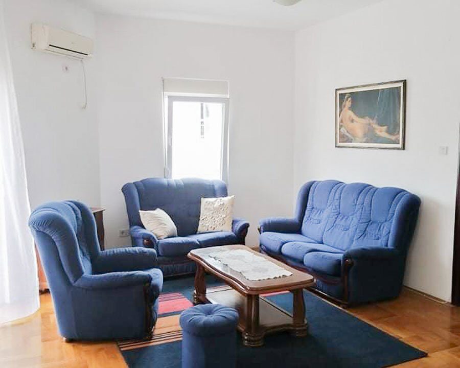 Izdaje se dvosoban stan kod Krivog mosta | Podgorica