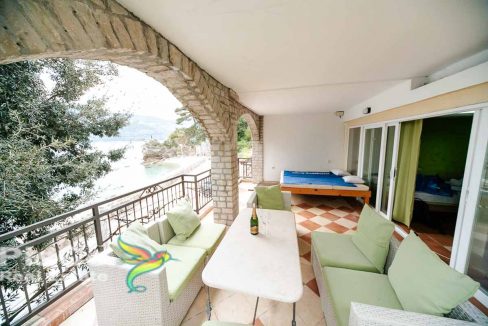Prodaje se jednosoban stan na obali mora - Herceg Novi
