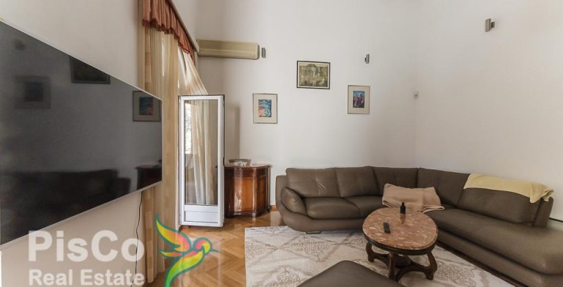 Lux kuća za izdavanje na Gorici C za ambasadu