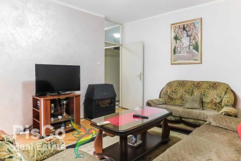 Izdaje se dvosoban stan na Tuškom putu | Podgorica