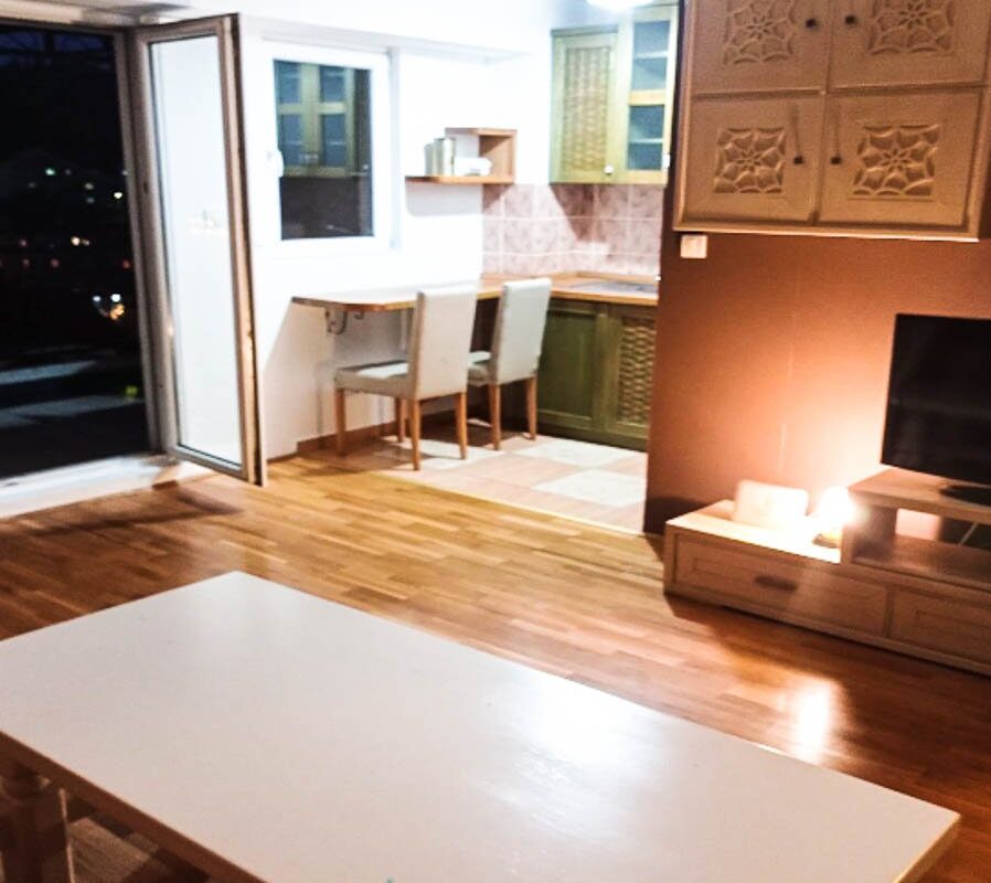 Izdaje se Lijepo sređena garsonjera na Zabjelu 37m2