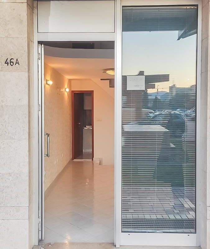 Izdaje se Poslovni prostor na Bulevaru Dž. Vašingtona 50m2