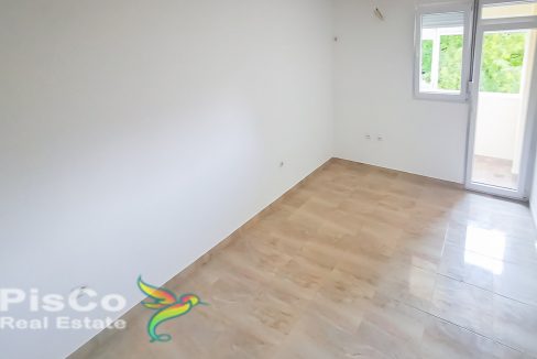 Prazan stan Profesorska zgrada kod Kernela (2 of 7)