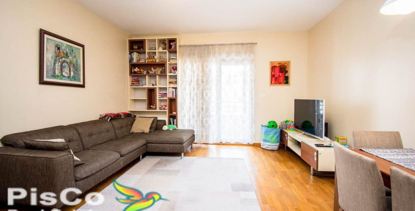 Na prodaju Namješten Dvosoban stan u City Kvartu + Parking mjesto