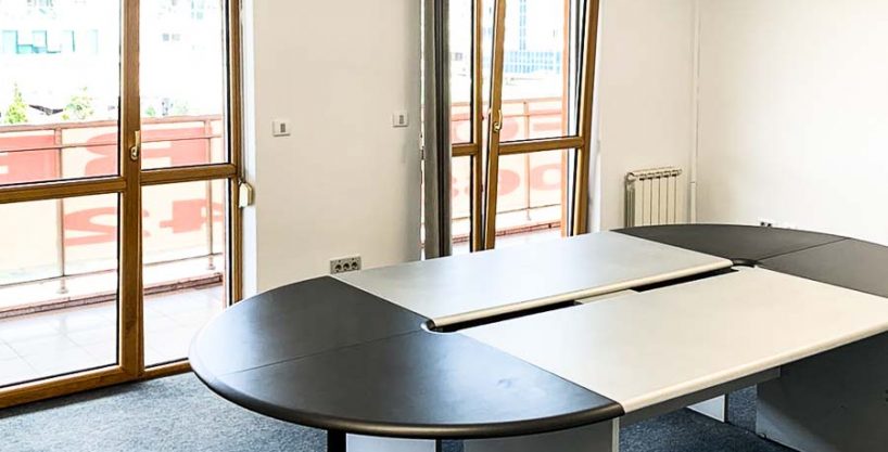Izdaje se kancelarijski prostor na bulevaru Petra Cetinjskog 140m2