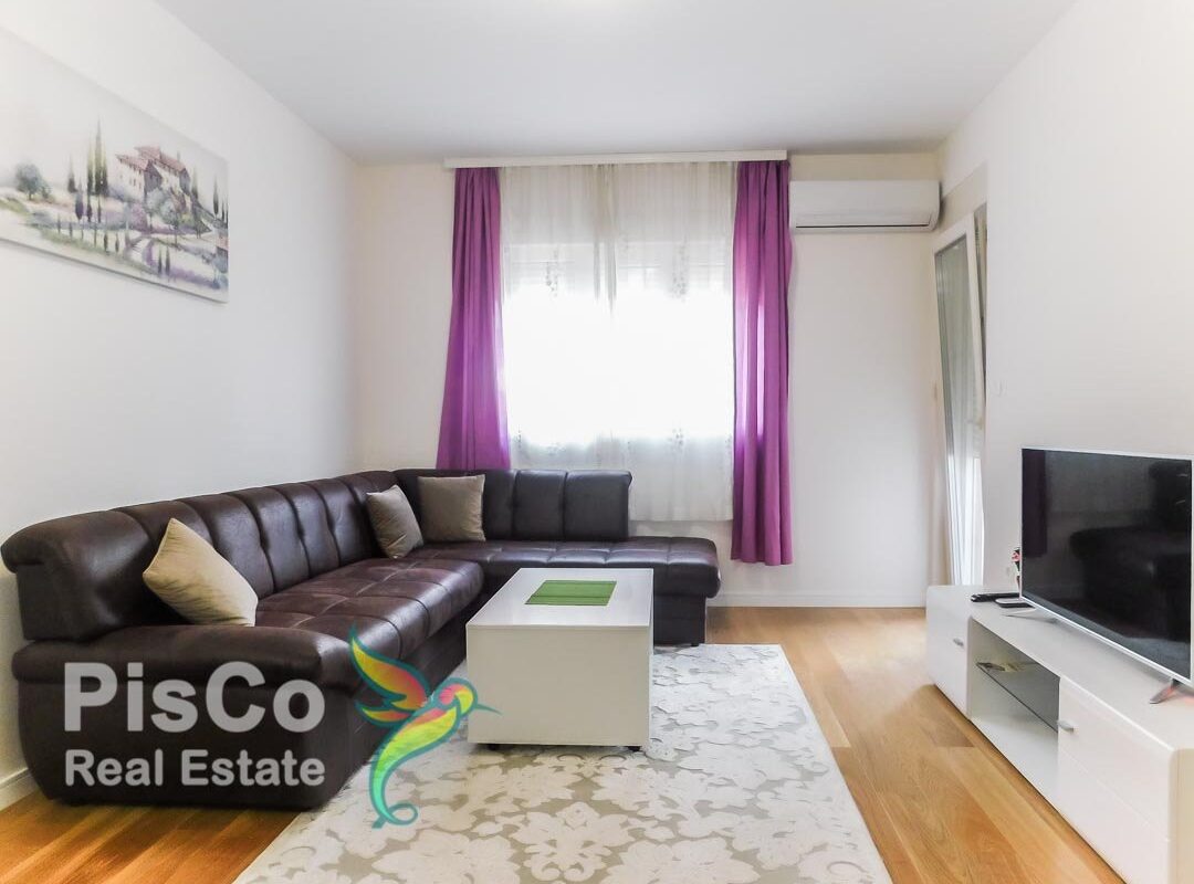 Izdaje se lijep jednosoban stan u Central Pointu