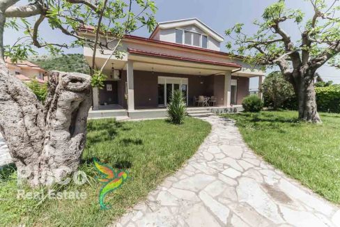 Prodaje se kuća u Tološima l Podgorica