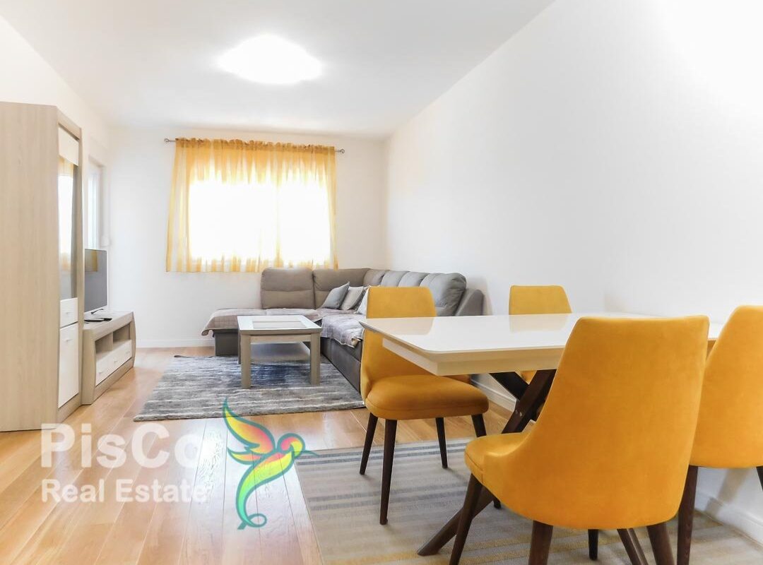 Izdaje se lux dvosoban stan u Central Pointu + garažno mjesto