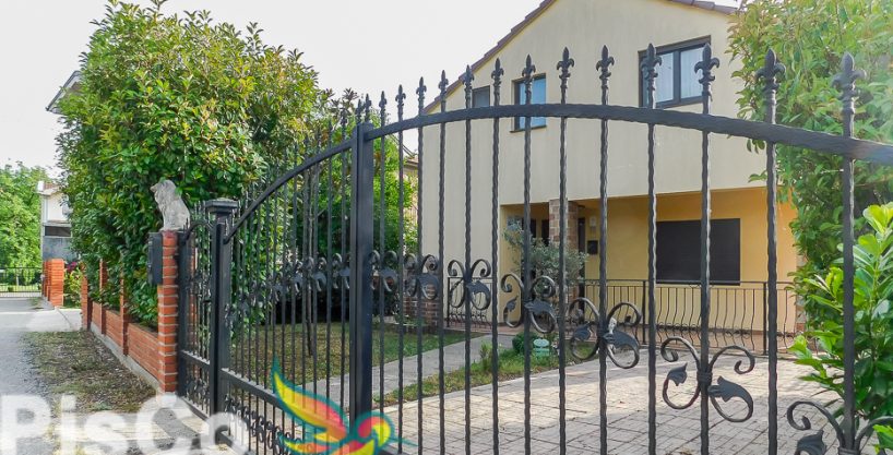 Izdaje se sprat od kuće u Maslinama 42m2