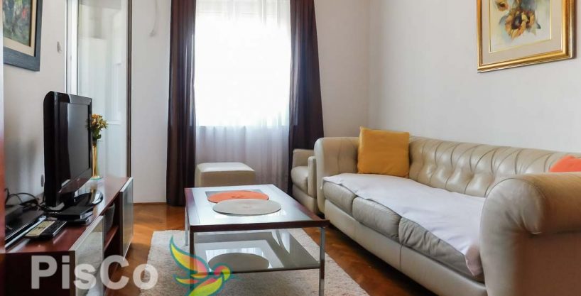 Izdaje se dvosoban stan u Bloku 9 | Podgorica