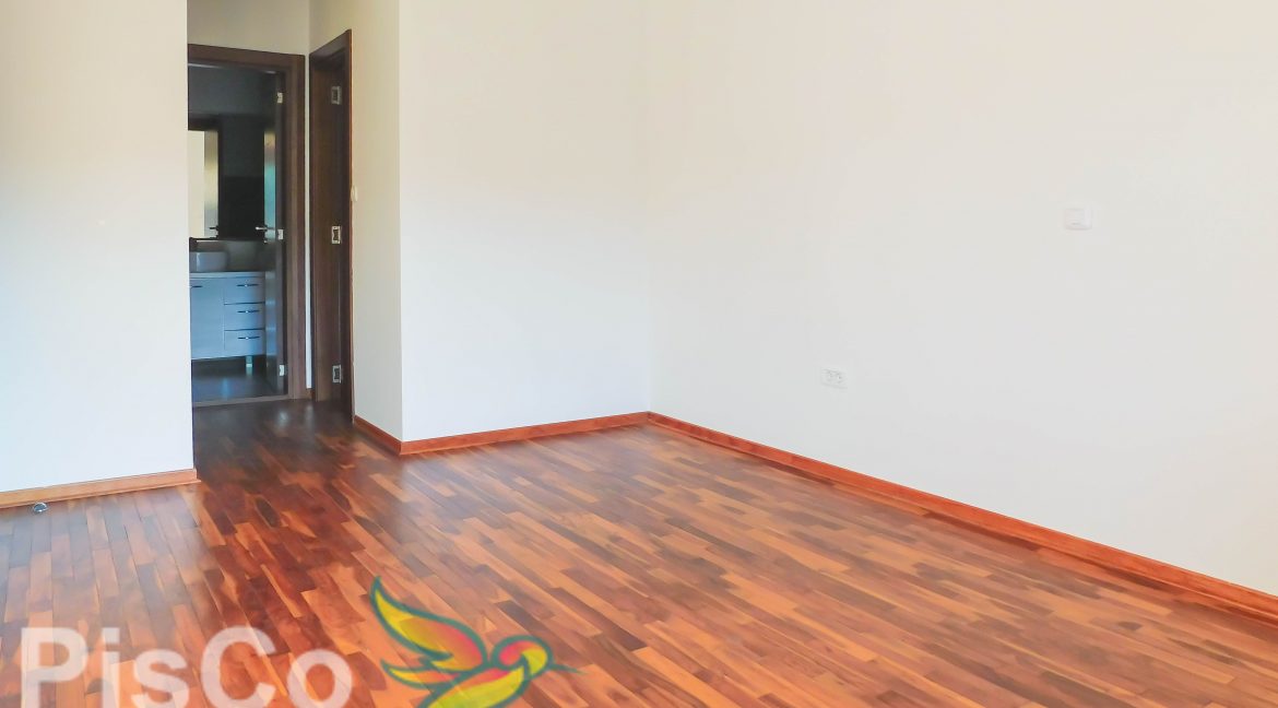 Izdaje se LUX TROSOBAN STAN ISPOD GORICE 120m2