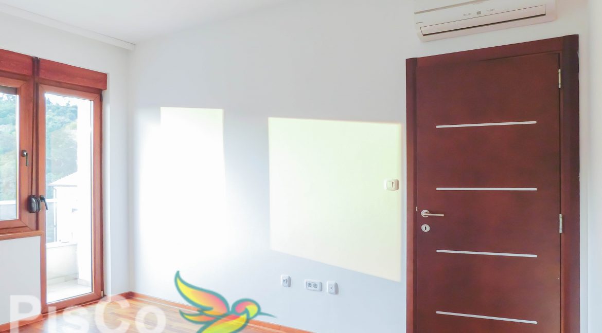 Izdaje se LUX TROSOBAN STAN ISPOD GORICE 120m2
