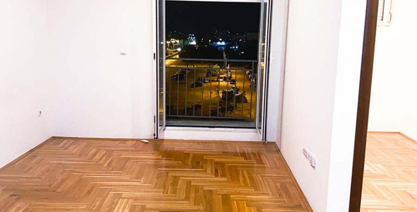 Izdaje se nenamješten jednosoban stan na Tuškom putu 37m2