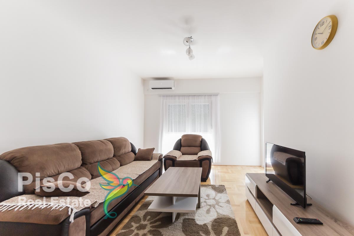 One bedroom apartment for rent in the Trudbenik building Podgorica