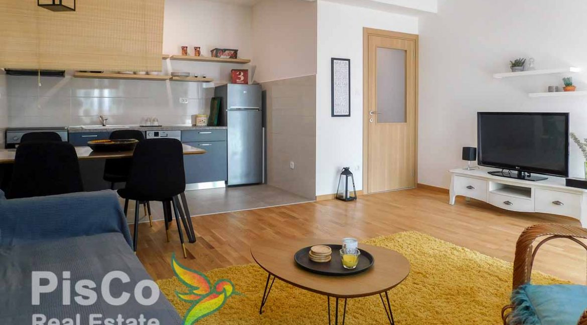 Izdaje se lijep, namješten stan u ulici 4. jula - Zgrada Razvršja 50m2