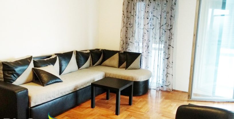 Izdaje se lijepo namješten jednosoban stan iza Delte 40m2