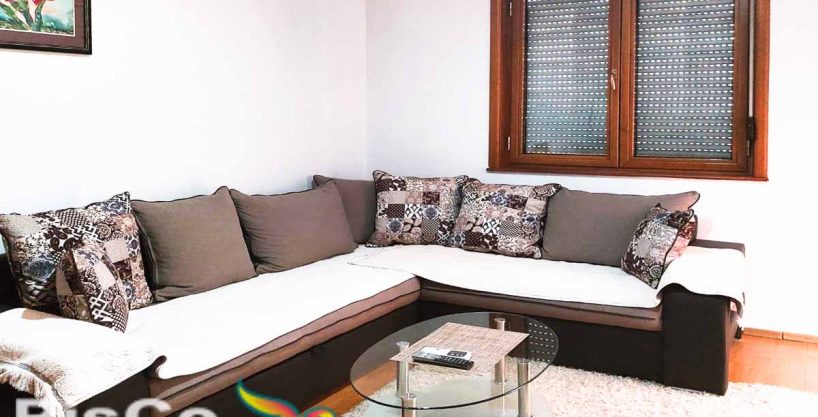 Izdaje se lijep jednosoban stan na Pobrežju 38m2