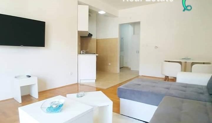 Izdaje se garsonjera na Starom Aerodromu 33m2