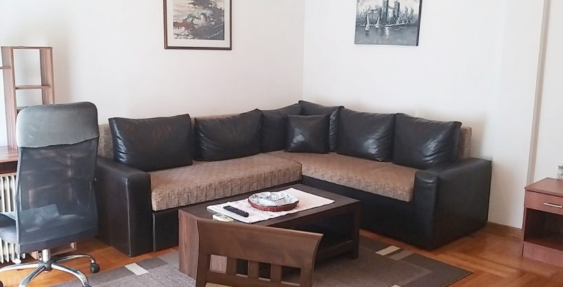 Izdaje se Lijep jednosoban stan blizu hotela Hilton 41m2